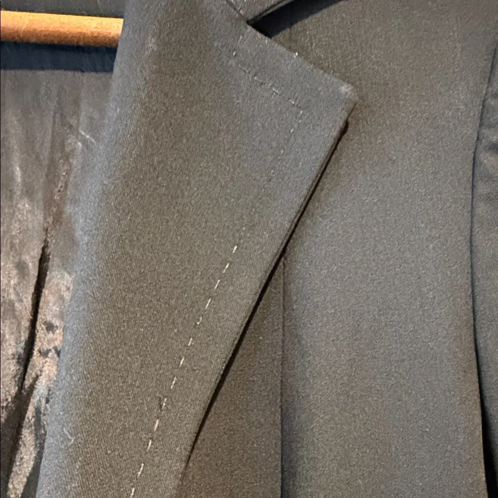 MaxMara Women's Elegant Black Blazer - Picture 3 of 5